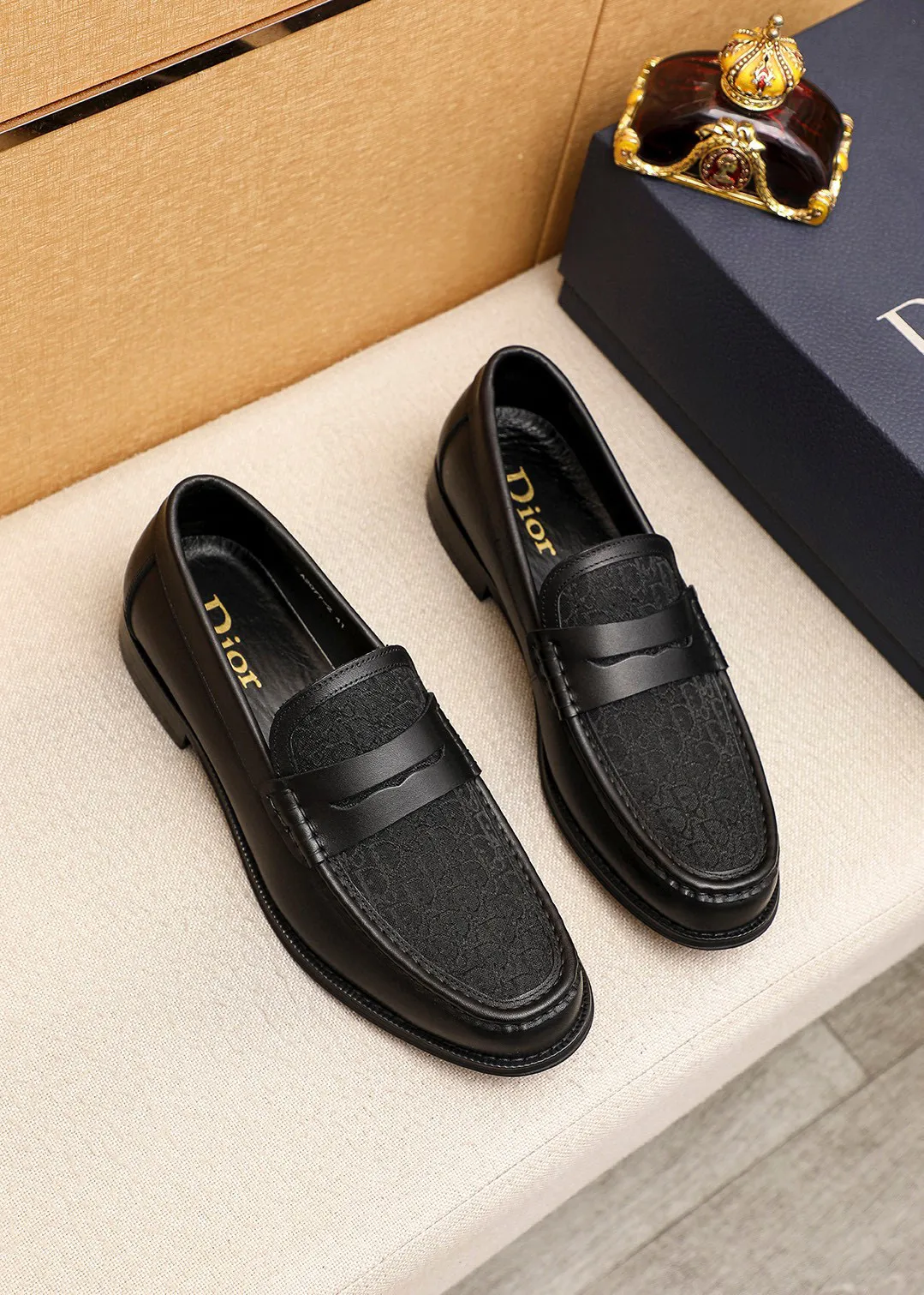 Men's shoes 💰480 💐 Product trademark: Dior "Dior" casual leather shoes Regular size: 39-44 (38.45.46🉑️Customized) Product materials: Selected Italian imported first-layer calfskin upper, imported water-dyed 🐂 cowhide lining. Strong three-dimensional visual effect, original outsole color: 1⃣️color optional